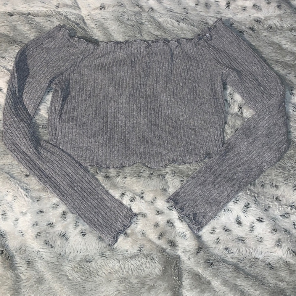 Pleated long sleeve crop top